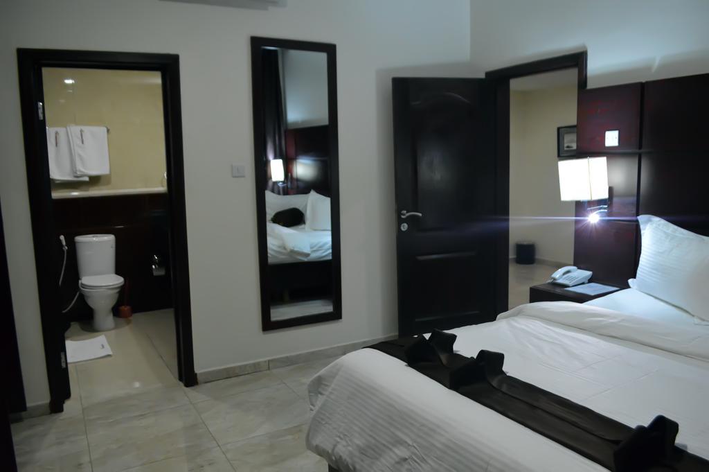 De Santos Hotel Agege Habitación foto
